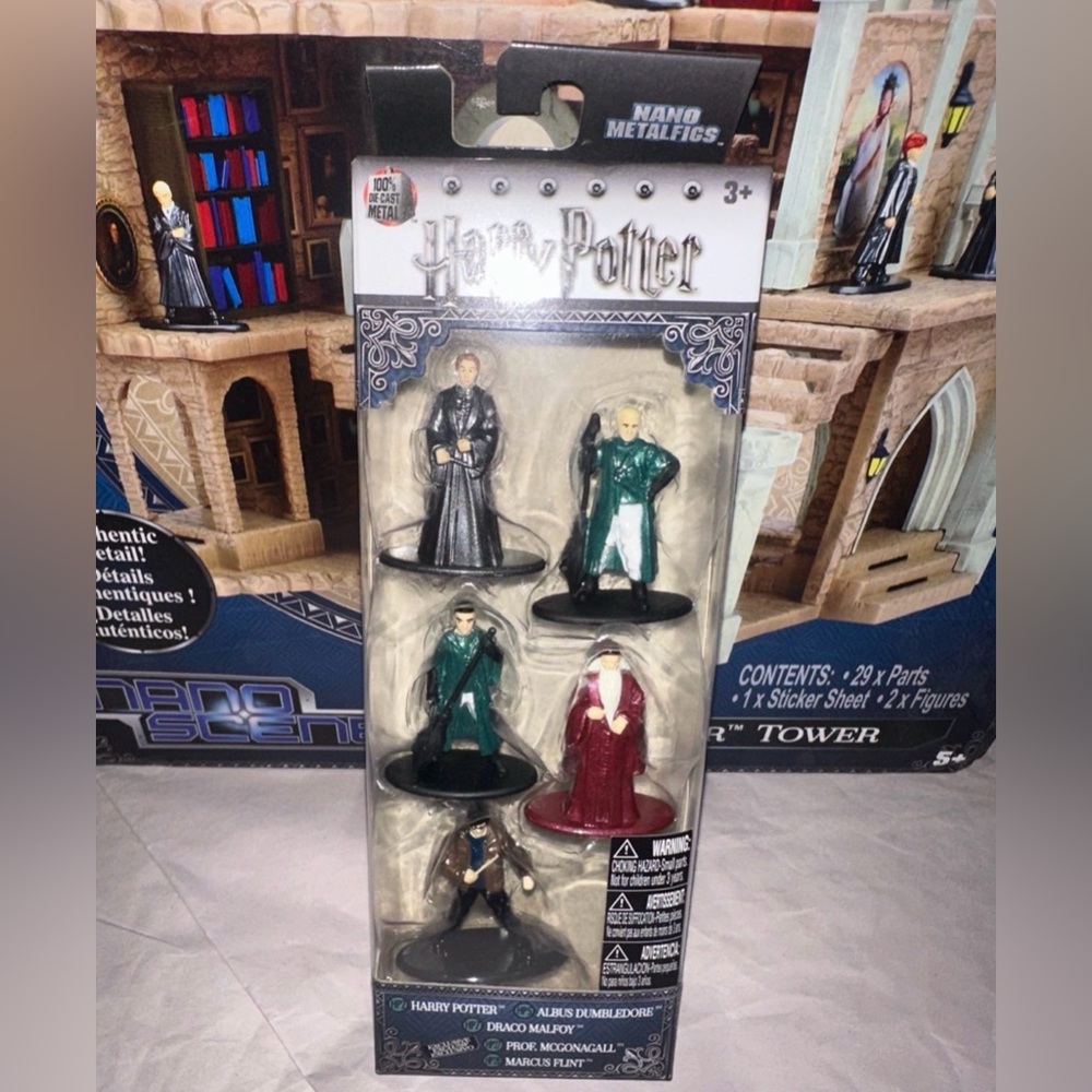 Harry Potter Nano Metalfigs Gryffindor Tower Playset 2017 & Extra Figures - Picture 3 of 7